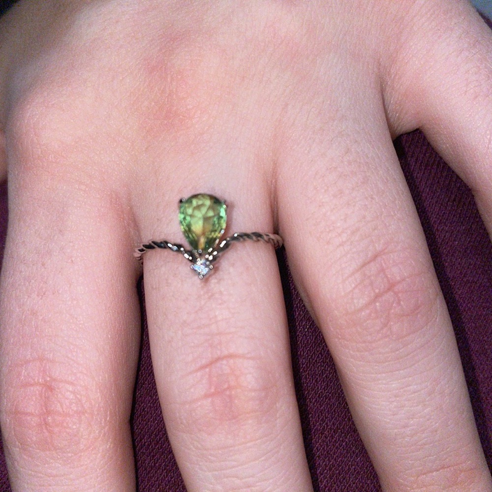 Fragrant jewels green ring size 8